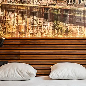 https://central-station-hostel-amsterdam.amsterdamhotelsnl.com