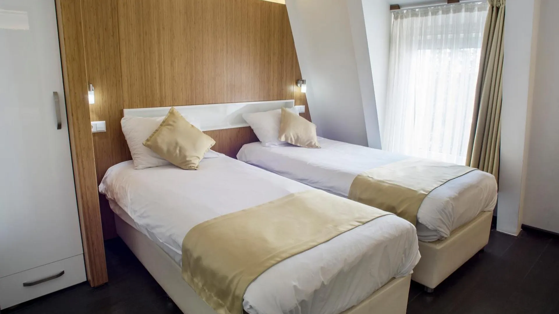 Hotel Larende Amsterdam 3*,  Nederland